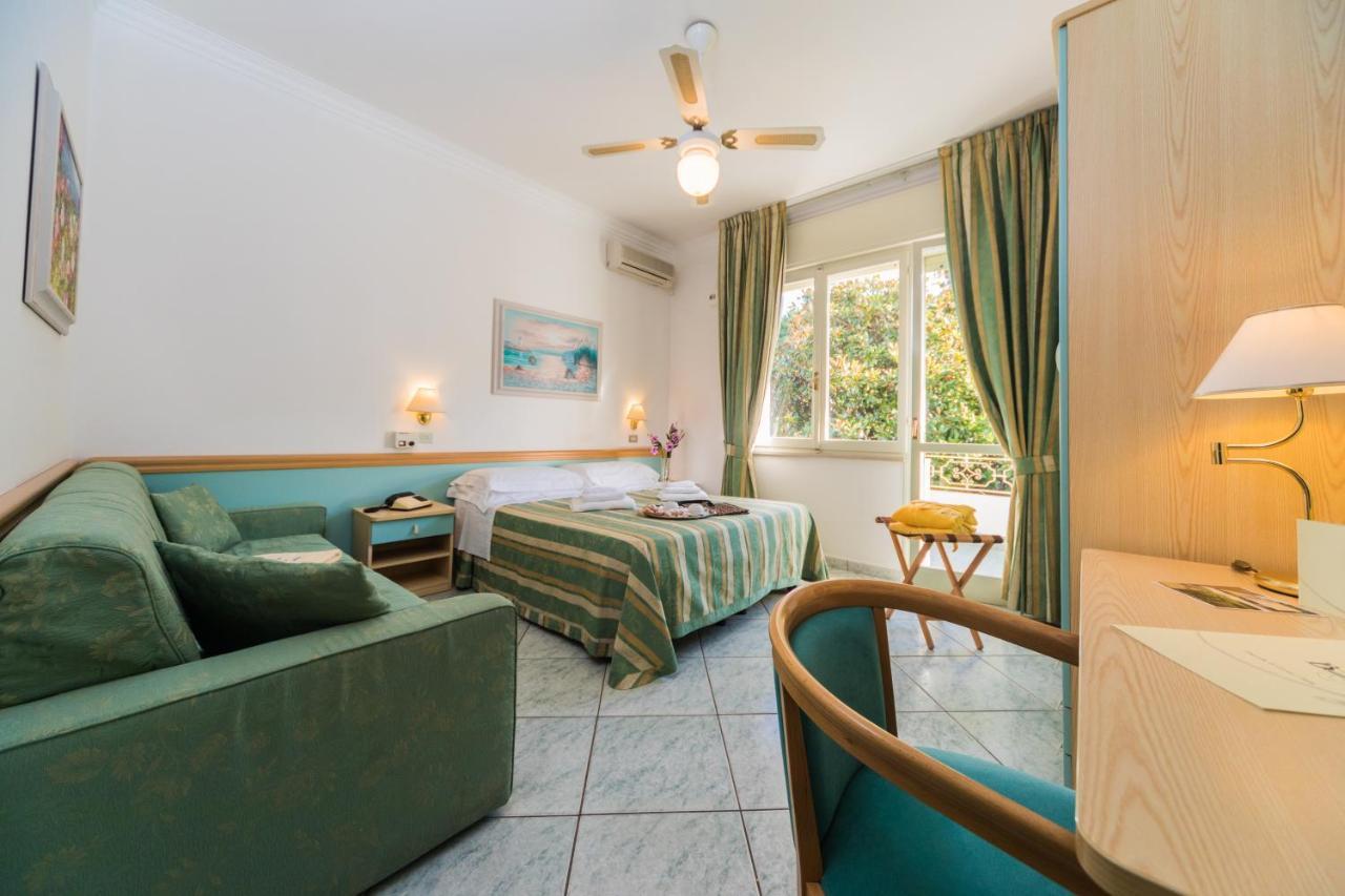 Hotel Bamby Червия Экстерьер фото